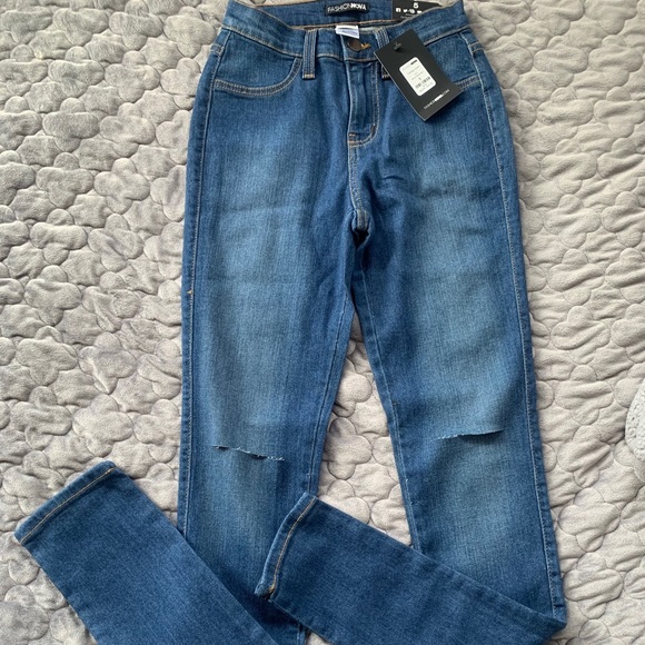 SOLD ON DEPOP - Picture 2 of 7